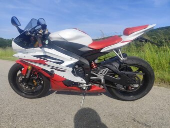 YAMAHA YZF-R6 - 5