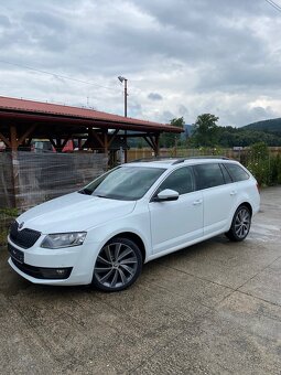 Škoda octavia 3 2015 Laurin & klement 110 kW dsg pano - 5