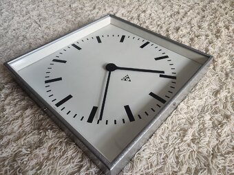 Pragotron C401 hodiny - 5