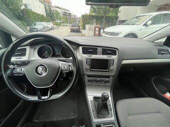 Volkswagen Golf - 5