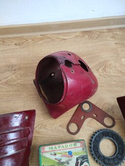 Prodám náhradní diely pro JAWA 550 pařez a jawa 555 - 5