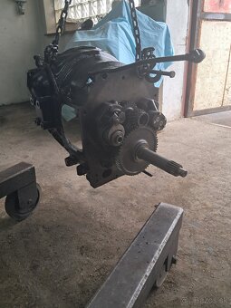 Predam prevodovky a medziskrine po GO na ZETOR - 5