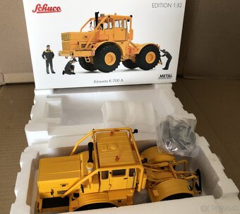 Kirovets K700A s figúrkami - 5