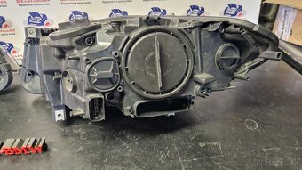 Výmenou svetlomety BMW F10 F11 halogény - 5