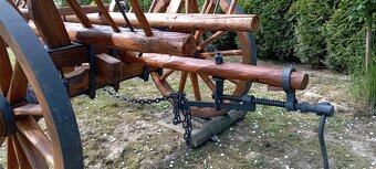 Starý drevený konský voz - rebriňak III - 5