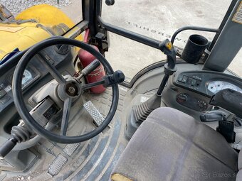 Traktorbager new holland 115b - 5