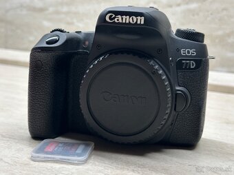 Canon EOS 77D - 5