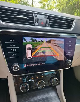 Škoda Superb Combi Premium EDICIA 2.0TDI DSG 140kW ŤAŽNÉ - 5