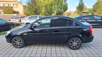 Hyundai Accent 1.4 GL, 71,3kw, r.v.2009 - 5