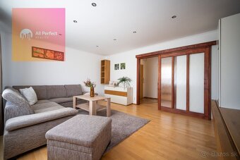 Na predaj 3-izbový byt s veľkým balkónom v žiadanej lokalite - 5