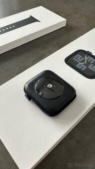 Apple Watch SE 2. generácia 44mm Midnight - 5