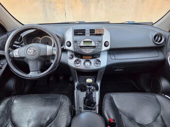 Toyota Rav4 2.2D-4x4 - 5