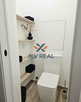 2 izbový byt po kvalitnej kompletnej rekonštrukcii v Novej D - 5