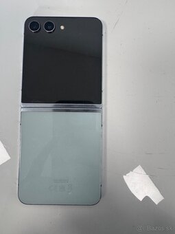 Samsung Galaxy Z Flip 5 - 5