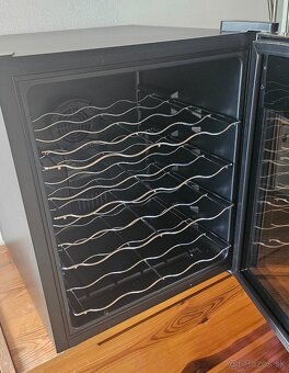 Predám presklenú chladnička na víno Guzzanti, 50l - 5