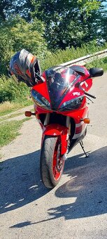 Yamaha yzfR1 - 5