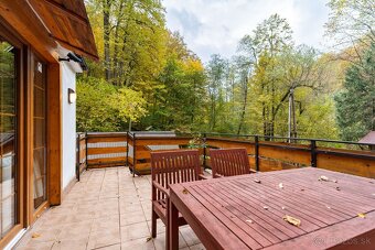 NA PREDAJ KRÁSNA CELOROČNÁ CHATA NA RUŽÍNE - 5