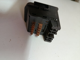 vypinac svetiel opel astra f 90437313 20€ - 5