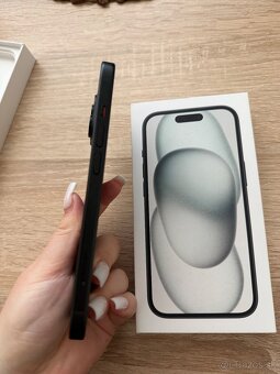 iPhone 15 256 GB čierny - 5