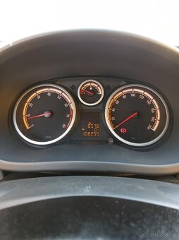 Opel Corsa D 1,2 benzín 59 KW 106 000 km - 5