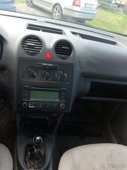 Predám VW Caddy 1.6 benzín - 5