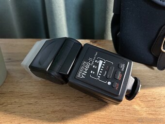 Canon 550D + 28-80mm + blesk YN460II - 5