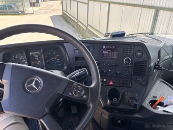 Mercedes Benz Arocs 3243 - 5