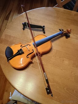 Husle 1/2 Valencia V400 - 5