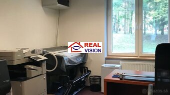 Byt v centre Popradu, bezbariérový, prízemie, vhodný aj na p - 5