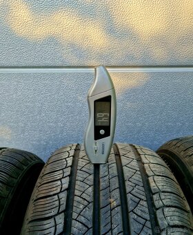 235/60r18 Michelin Latitude Tour HP M+S - 5