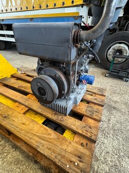 Predám kubota D722 Motor - 5