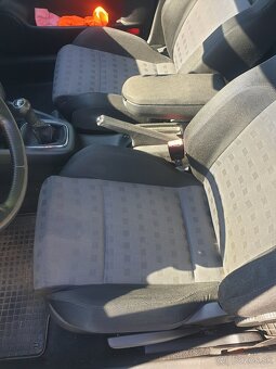 Predam Vw Golf 4 Combi 1,9 tdi 74kw r.v 18.5.2006 - 5