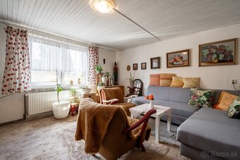Pokoj vidieka, výhody mesta – Rodinný dom v Novej Bani na pr - 5
