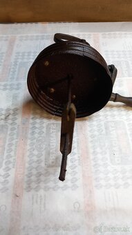 Starožitný liatinový mixér - 5