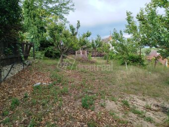 ZNÍŽENÁ CENA Predáme záhradku za mestom Holíč - 5