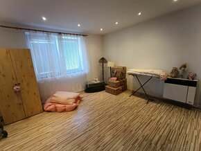 Nová cenaNa predaj ihneď obývateľný rodinný dom v obci Sväto - 5