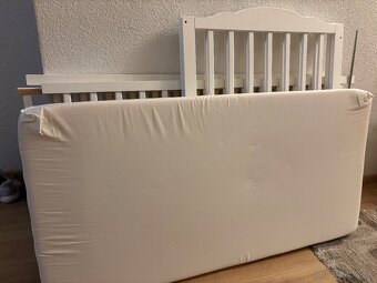 Predám detskú postieľku s matracom - aj pre dvojičky - 5