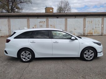 2022_KIA Ceed combi 1.5 turbo_1.maj.SR_9.667€ netto_ZÁRUKA_ - 5