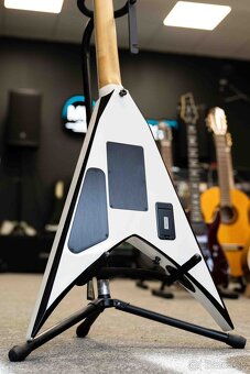 Jackson PRO KING V KVMG SW-BK BEVELS - 5