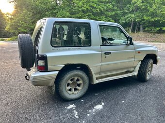 Mitsubishi Pajero - 5