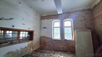 EXKLUZÍVNE na predaj nehnuteľnosť na podnikanie Vrútky - 5
