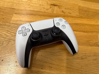 Playstation 5 slim digital 1Tb - Dobrý stav - 5