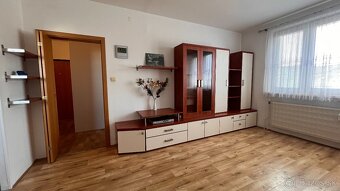 slnečný 2 izbový byt - voľný od 15.11. - 5