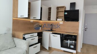 PERFEKTNÝ NOVO KOMPLETNE ZREKONŠTRUOVANÝ A ZARIADENÝ 2 IZBOV - 5