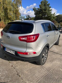 KIA Sportage 2.0 CRDi AWD - 5