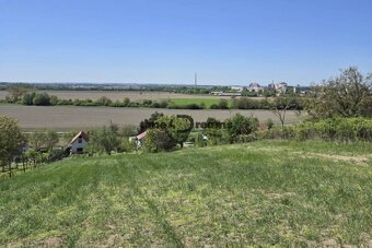 Na predaj: Stavebný pozemok s výhľadom + IS v Leviciach - 5