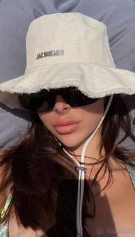 JACQUEMUS klobúk - biely / čierny - 5