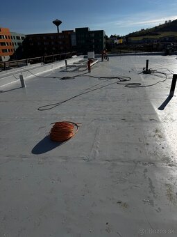 Pomocnik / Izolater ploche strechy. - 5