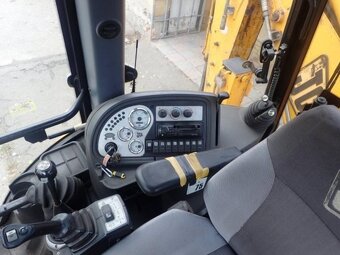 JCB 4CX TRAKTORBAGR - 5