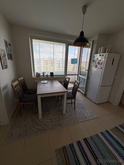predam 2 izbovy byt 2x loggia - na sidlisku 3 / centrum - 5